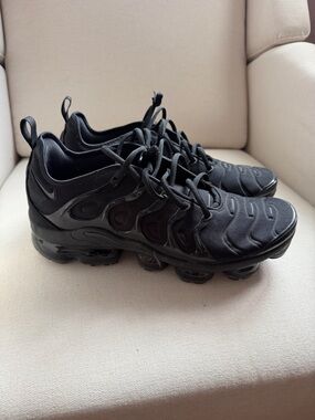 Nike Men's Air VaporMax Plus - Black